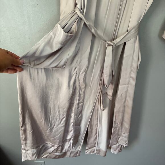 ARITZIA WILFRED Durante Jacket Kimono Satin Duster Cardigan Robe Lucite Taupe M - Picture 8 of 10